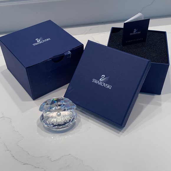 Swarovski Oyster shell with Pearl Accent - Picture 7 of 17